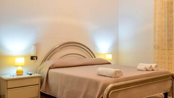 4 slaapkamers, een strijkplank/strijkijzer, gratis wifi, beddengoed