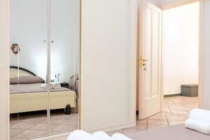 4 soverom, strykejern/-brett, wi-fi (inkludert) og sengetøy