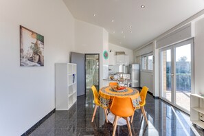 Dining - Apartment 'Residence Margherita - Lavanda' with Sea View, Wi-Fi and Air Conditioning (Ugento)
