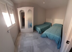 3 bedrooms, iron/ironing board, free WiFi, bed sheets - Country House 'Bulevar' with Mountain View, Wi-Fi and Air Conditioning (Macael)