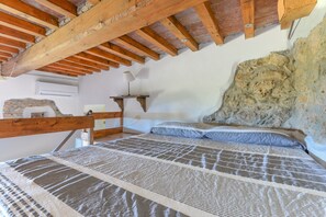 1 bedroom, free WiFi, bed sheets - Farmhouse 'Amandolo - Palmenti' with Sea View, Wi-Fi and Air Conditioning (Cavo)