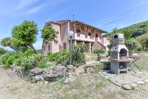 Exterior - Farmhouse 'Amandolo - Capraia' with Sea View, Wi-Fi and Air Conditioning (Cavo)