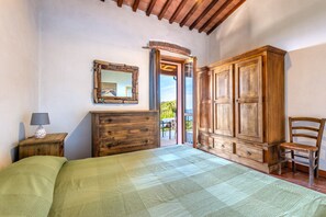 1 bedroom, free WiFi, bed sheets - Farmhouse 'Amandolo - Capraia' with Sea View, Wi-Fi and Air Conditioning (Cavo)