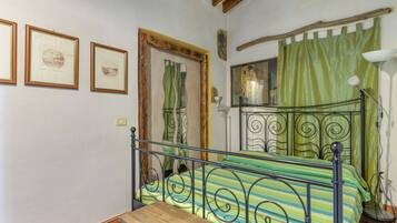 1 室のベッドルーム、WiFi (無料)、ベッドシーツ