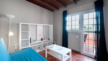 4 slaapkamers, een strijkplank/strijkijzer, gratis wifi, beddengoed