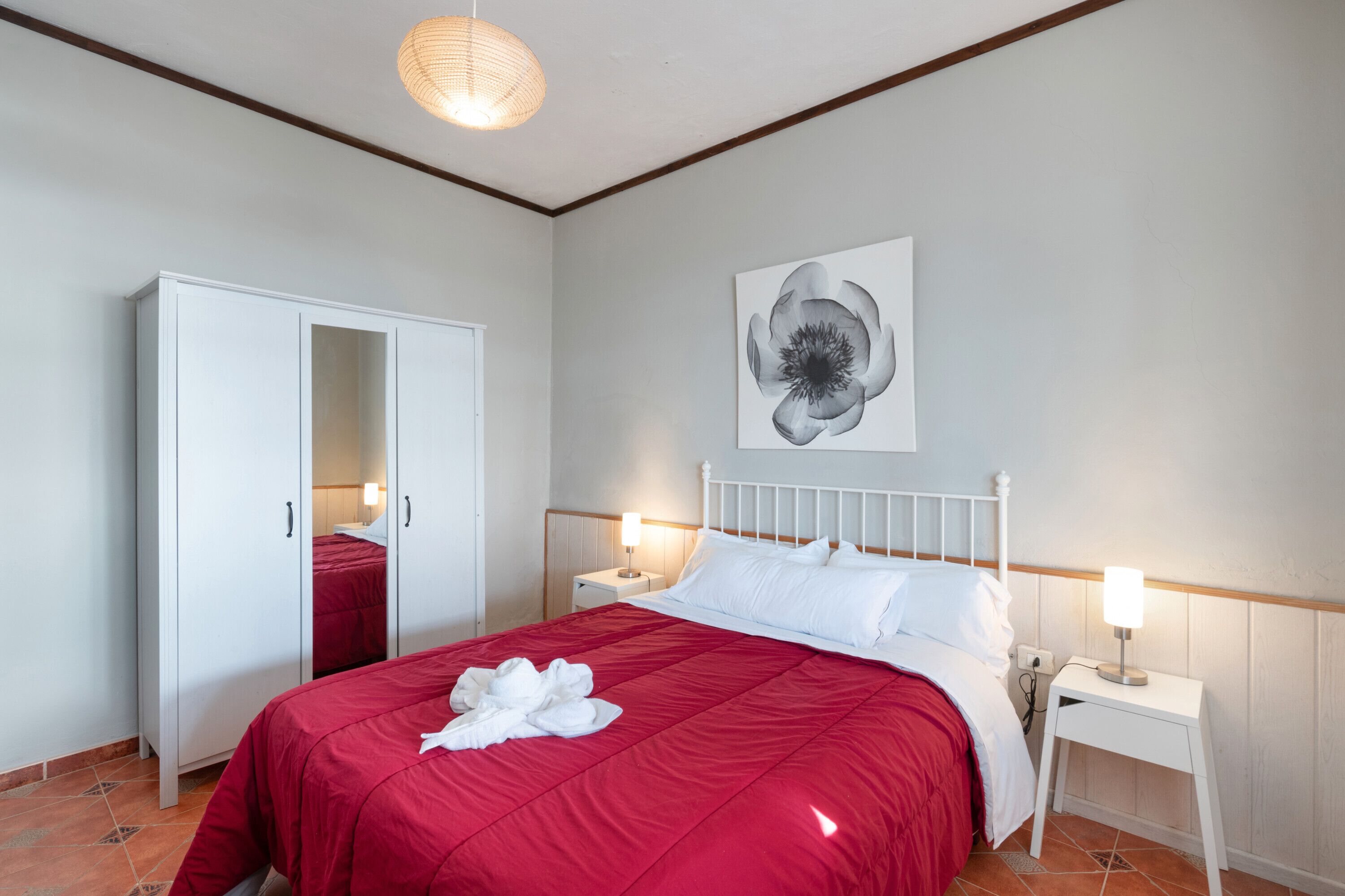 4 slaapkamers, een strijkplank/strijkijzer, gratis wifi, beddengoed