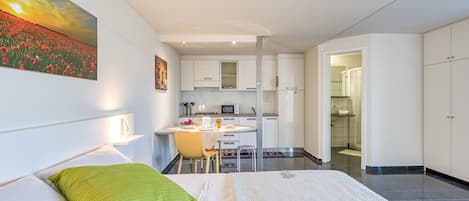 1 bedroom, free WiFi, bed sheets