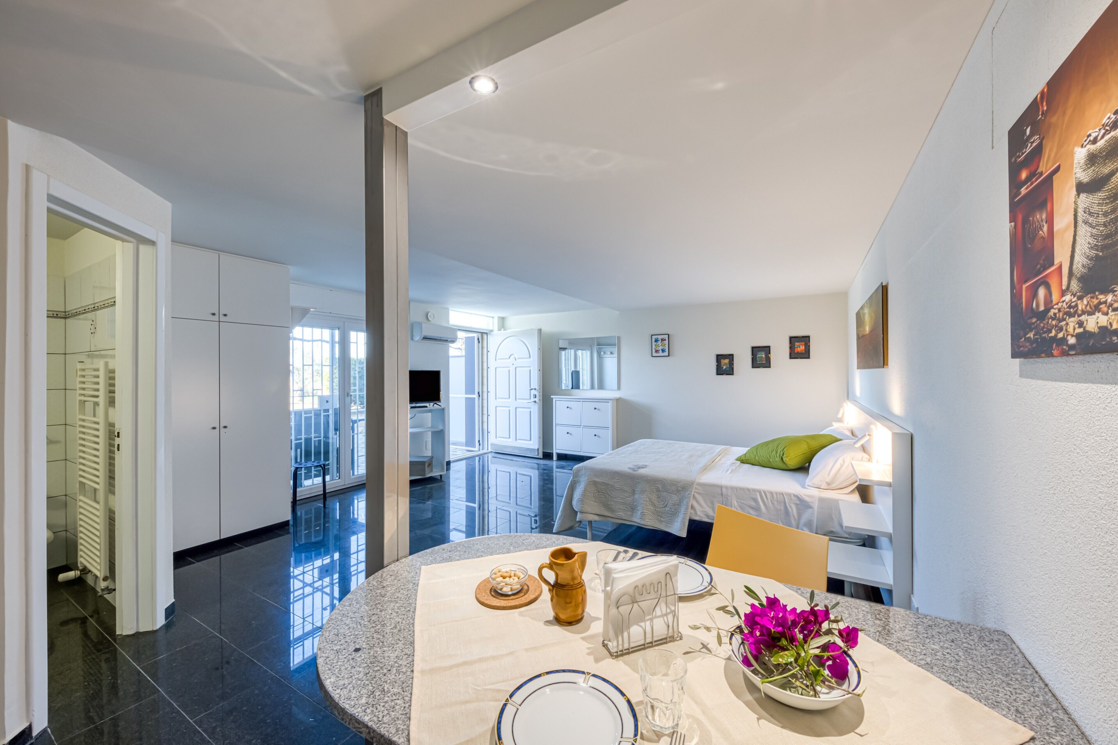 1 bedroom, free WiFi, bed sheets