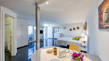 1 bedroom, free WiFi, bed sheets