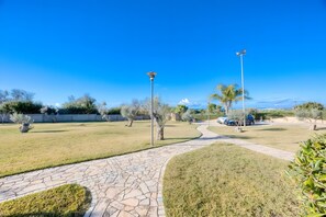 Property grounds - Apartment 'Residence Margherita - Bouganwille' with Sea View, Wi-Fi and Air Conditioning (Ugento)