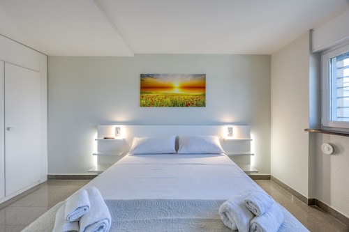 Apartment 'Residence Margherita - Biancospino' with Sea View, Wi-Fi and Air Conditioning