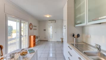 Refrigerador, horno, placa de cocina, lavavajillas