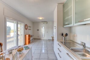 Refrigerador, horno, parrilla de estufa y lavavajillas 