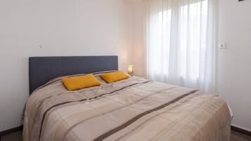 1 bedroom, iron/ironing board, free WiFi, bed sheets