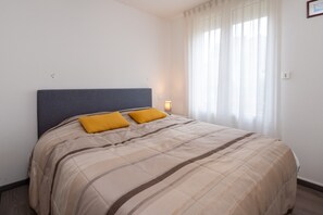 1 bedroom, iron/ironing board, free WiFi, bed sheets