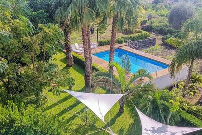 'Villa Vittoria - Santa Tecla' with Sea View, Wi-Fi and Air Conditioning