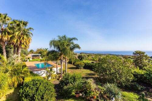 'Villa Vittoria - Santa Tecla' with Sea View, Wi-Fi and Air Conditioning