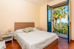 4 slaapkamers, een strijkplank/strijkijzer, gratis wifi, beddengoed