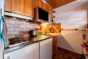 Fridge, oven, stovetop, dishwasher - Apartment 22 - 5 Guests (Les Allues)