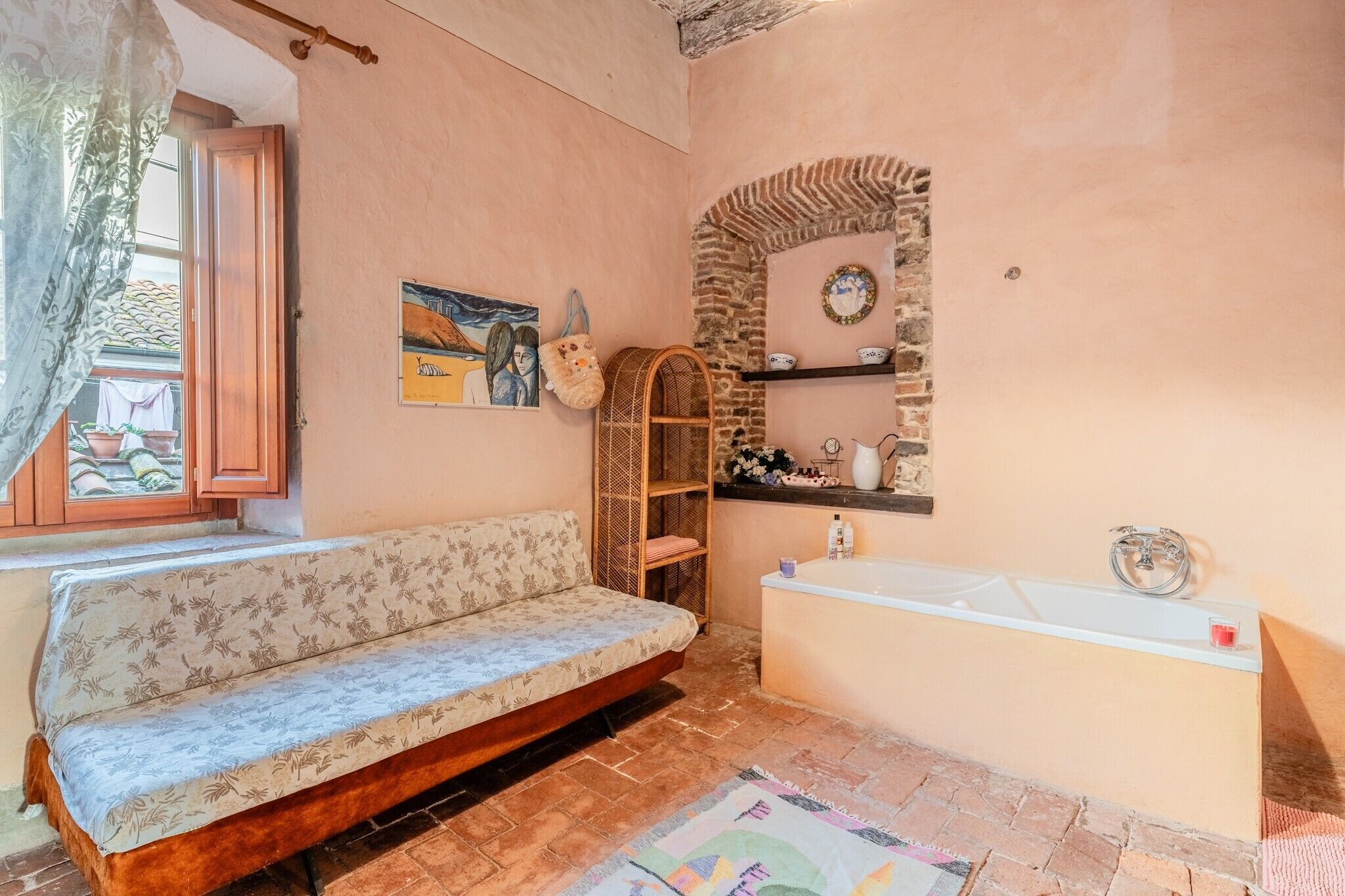 Een douche, een haardroger, handdoeken