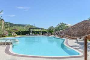 Pool - Apartment 'Bilocale Castle' with Shared Pool, Wi-Fi and Air Conditioning (Campo nell'Elba)