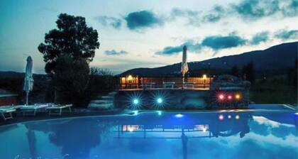 Apartment 'Bilocale Dolores' with Shared Pool, Wi-Fi and Air Conditioning