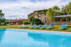 Pool - Room 'Camera Sud' with Shared Pool, Shared Terrace and Wi-Fi (Sorano)