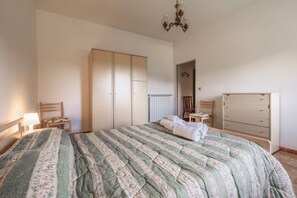 1 bedroom, free WiFi, bed sheets - Room 'Camera Nord' with Shared Pool, Shared Terrace and Wi-Fi (Sorano)