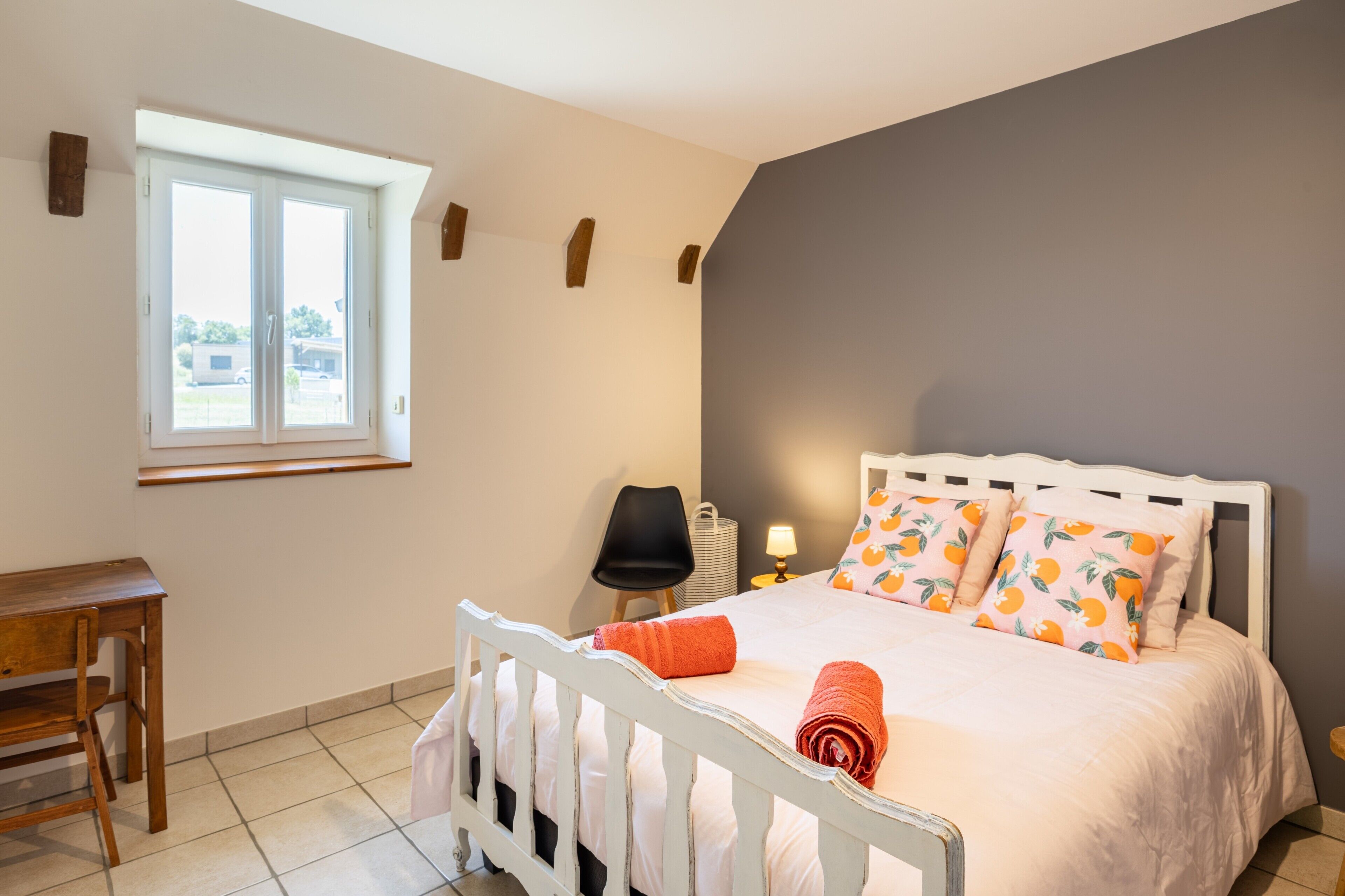 3 slaapkamers, een strijkplank/strijkijzer, beddengoed