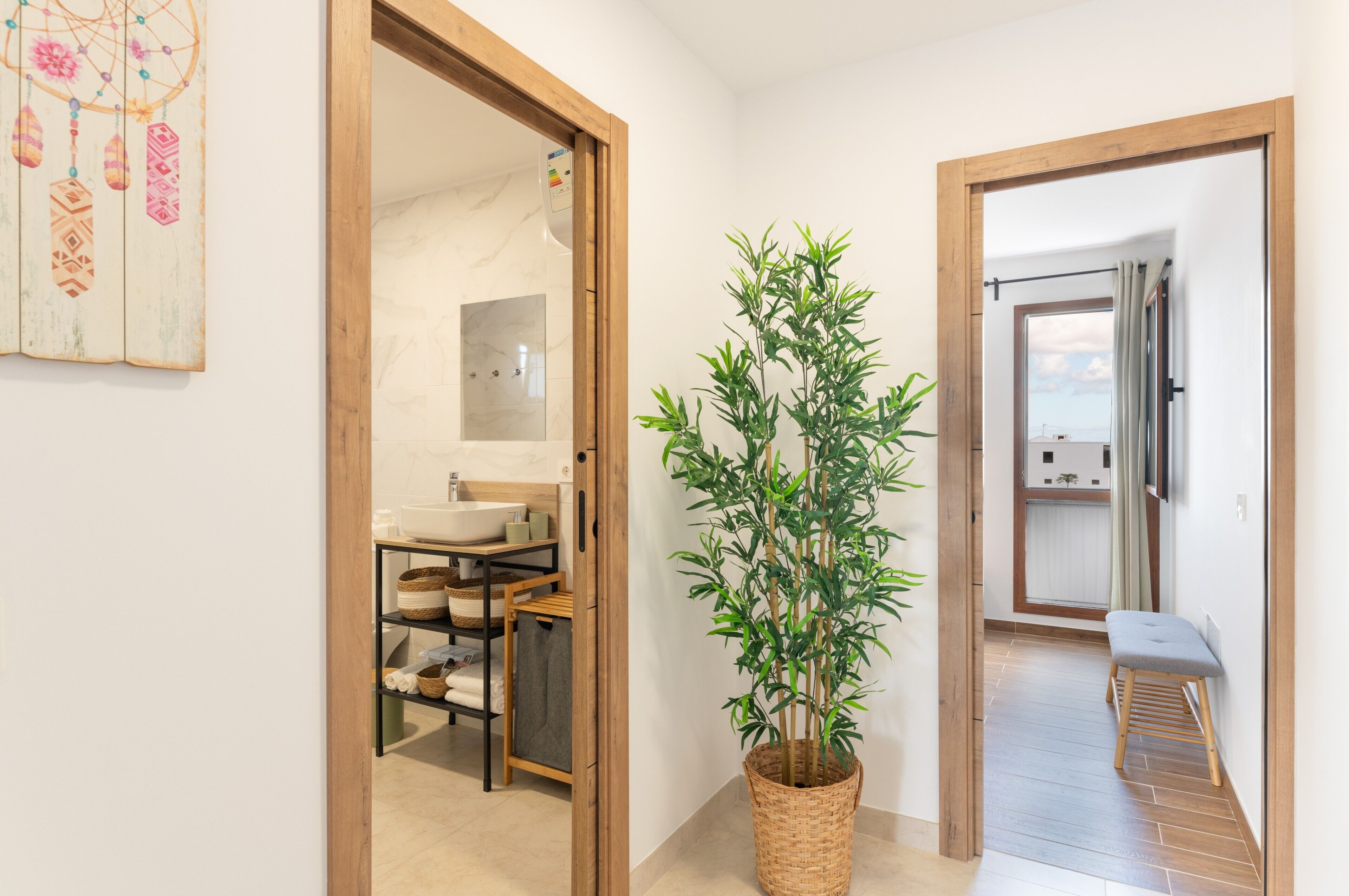 Een douche, een haardroger, handdoeken