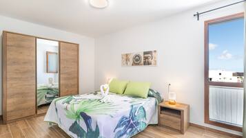 1 slaapkamer, een strijkplank/strijkijzer, gratis wifi, beddengoed