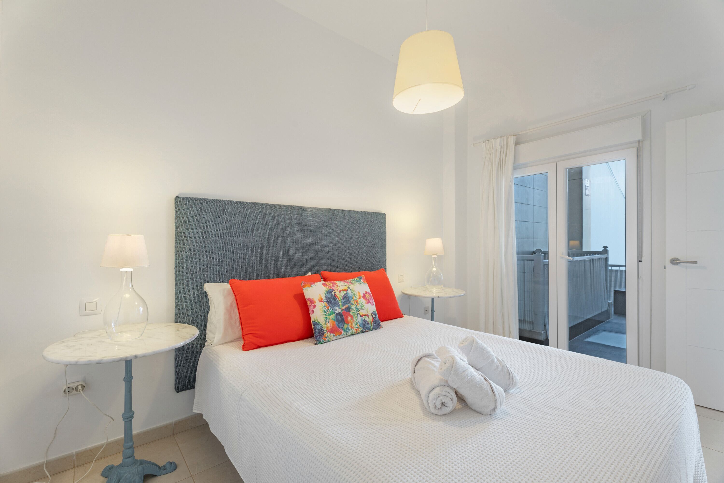 1 chambre, fer et planche à repasser, Wi-Fi gratuit, draps fournis