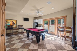 Spielezimmer
