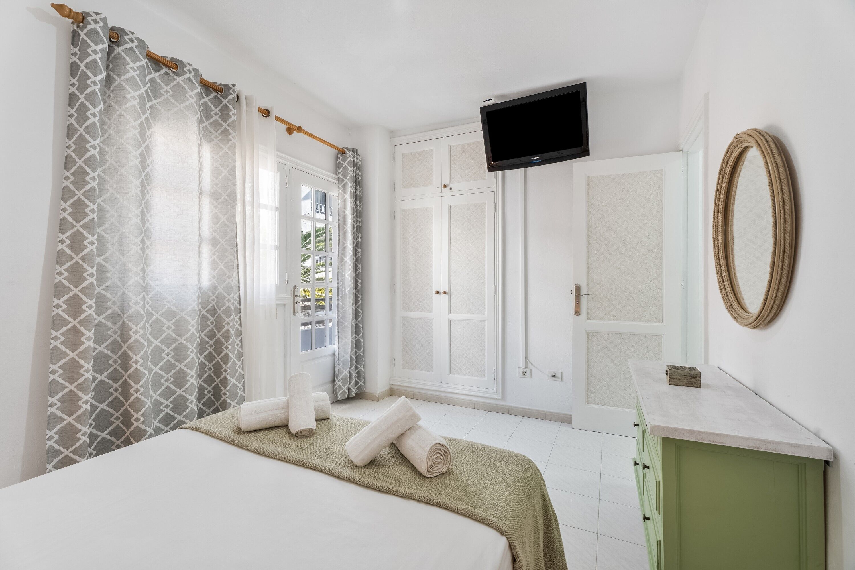 2 habitaciones, tabla de planchar con plancha y wifi gratis 