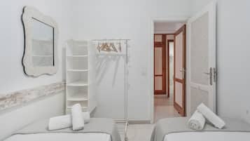 2 chambres, fer et planche à repasser, Wi-Fi gratuit