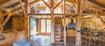 Chalet 'Mountain Haven Retreat' with Alpine Panorama
