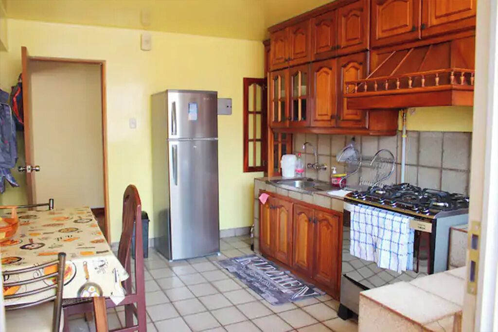 Fridge, oven, stovetop, coffee/tea maker
