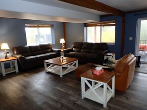 Una Smart TV, una chimenea