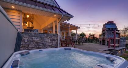 Saybrook Hall | Pickleball + Pool + Hot Tub