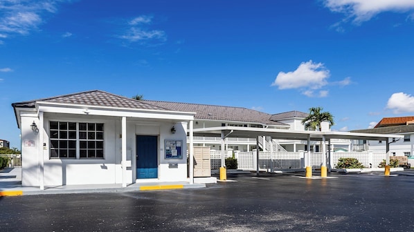 Imagen sin descripción, 1 de 27, botón