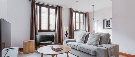 Télévision, chaîne hi-fi