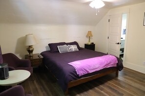 1 bedroom, desk, iron/ironing board, WiFi