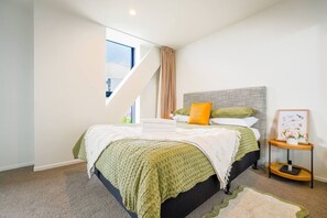 1 habitación, escritorio, tabla de planchar con plancha y wifi gratis 