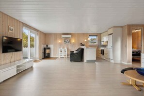 Stereo - Lovely holiday home in North Jutland (Hals)