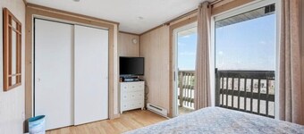 Charming 1-bedroom condo in tranquil Dennis with AC