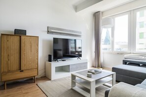 Télévision, chaîne hi-fi