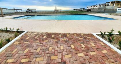 Casa Azul - 3 Bedroom House with AC Pool and WiFi