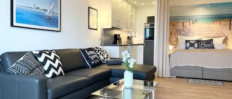 2 bedrooms, iron/ironing board, WiFi