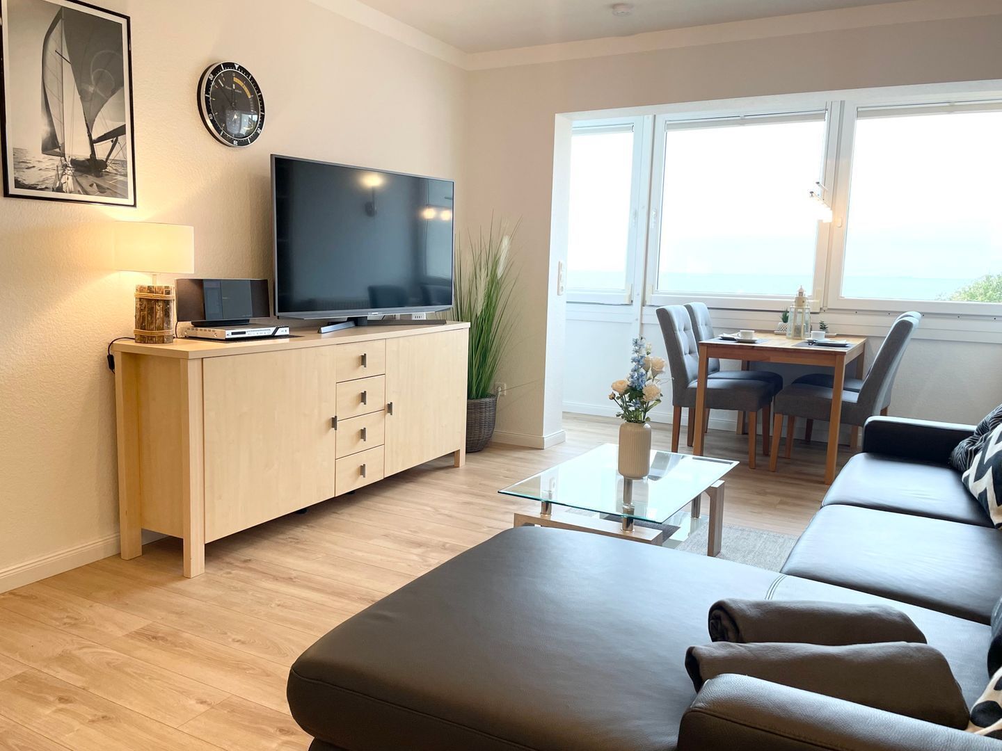 Fernseher, Tischtennisplatte