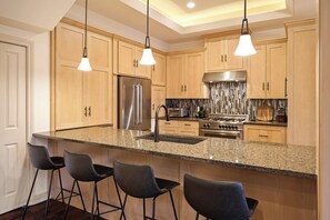 Microonde, forno, piano cottura, lavastoviglie